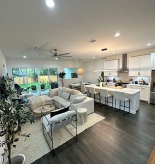 3-Bedroom Apartment for Rent in Austin, TX 78723 – $4400/mo | 3 Baths | Updated 2025