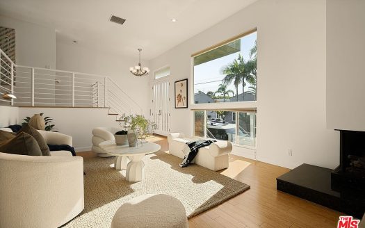 Single Family Home for Sale in Venice, CA 90291 – 3 Bedrooms, 3 Baths – $1950000
