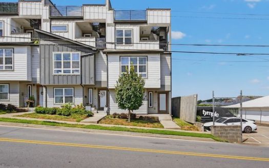 3-Bedroom Townhouse  for Rent in Nashville, TN 37207 – $3400/mo | 3 Baths | Updated 2025