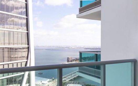 Condo for Sale in Miami, FL 33132 – 1 Bedroom, 2 Baths – $650000