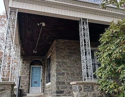 Single Family Home for Sale in Philadelphia, PA 19151 – 7 Bedrooms, 3 Baths – $300000