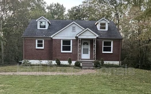 3-Bedroom Single Family Home for Rent in Nashville, TN 37214 – $1850/mo | 1 Baths | Updated 2025