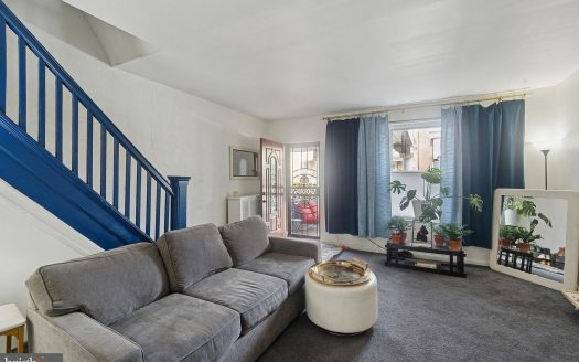 Townhouse for Sale in Philadelphia, PA 19151 – 3 Bedrooms, 2 Baths – $257000
