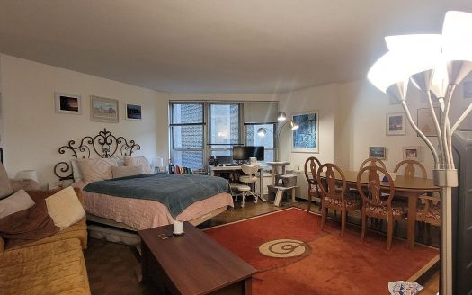 Condo for Sale in Philadelphia, PA 19103 – 1 Bedroom, 1 Bath – $192500