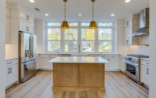 Single Family Home for Sale in Nashville, TN 37206 – 4 Bedrooms, 5 Baths – $974900