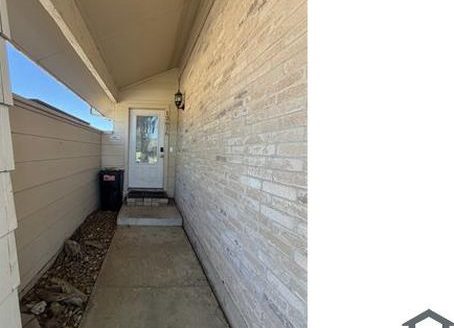 3-Bedroom Townhouse  for Rent in Houston, TX 77082 – $2000/mo | 2 Baths | Updated 2025
