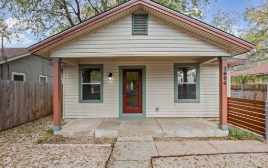 3-Bedroom Single Family Home for Rent in Austin, TX 78702 – $2500/mo | 1 Baths | Updated 2025