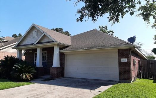 3-Bedroom Single Family Home for Rent in Houston, TX 77044 – $2295/mo | 2 Baths | Updated 2025