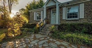 Single Family Home for Sale in Nashville, TN 37221 – 3 Bedrooms, 2 Baths – $512000