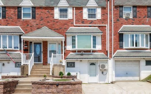 3-Bedroom Townhouse for Rent in Philadelphia, PA 19154 – $2449/mo | 2 Baths | Updated 2025