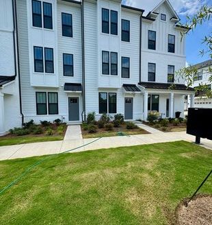 3-Bedroom Townhouse  for Rent in Charlotte, NC 28226 – $2599/mo | 4 Baths | Updated 2025