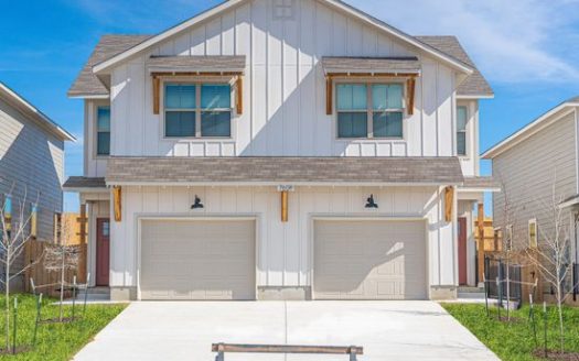 Multi Family Home for Sale in San Antonio, TX 78252 – 6 Bedrooms, 6 Baths – $508990