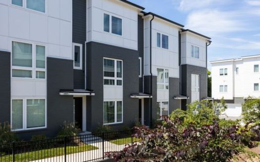 3-Bedroom Townhouse  for Rent in Nashville, TN 37216 – $2600/mo | 3 Baths | Updated 2025