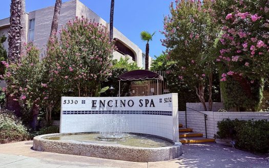 Townhouse for Sale in Encino, CA 91316 – 3 Bedrooms, 3 Baths – $750000