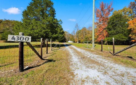 Lot for Sale in Ashland City, TN 37015 – 1 Bedroom, 1 Bath – $3900000