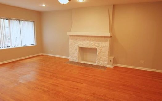 4-Bedroom Apartment  for Rent in Chicago, IL 60649 – $1575/mo | 2 Baths | Updated 2025
