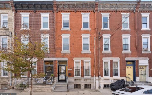 Townhouse for Sale in Philadelphia, PA 19145 – 5 Bedrooms, 2 Baths – $299000