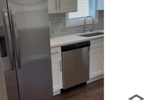 4-Bedroom Townhouse  for Rent in Chicago, IL 60617 – $2800/mo | 2 Baths | Updated 2025