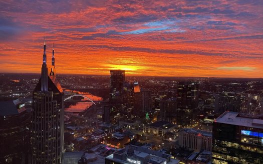 Condo for Sale in Nashville, TN 37219 – 1 Bedroom, 1 Bath – $659900