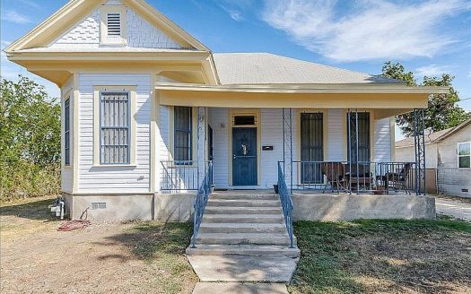 Multi Family Home for Sale in San Antonio, TX 78210 – 3 Bedrooms, 2 Baths – $324997