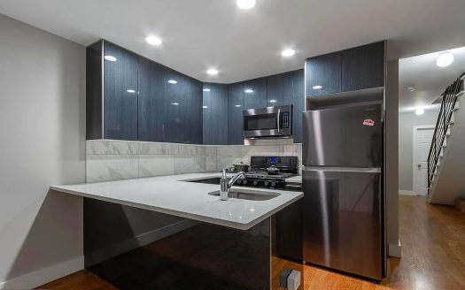 Single Family Home for Sale in Philadelphia, PA 19124 – 6 Bedrooms, 7 Baths – $430000