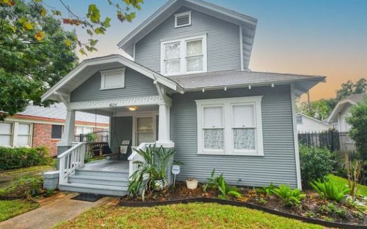 3-Bedroom Single Family Home for Rent in Houston, TX 77009 – $3200/mo | 2 Baths | Updated 2025