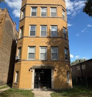 3-Bedroom Apartment  for Rent in Chicago, IL 60645 – $2000/mo | 2 Baths | Updated 2025
