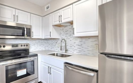 1-Bedroom Townhouse for Rent in Austin, TX 78741 – $999/mo | 1 Baths | Updated 2025