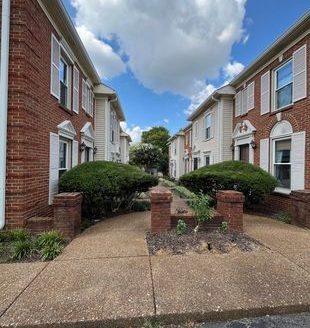 2-Bedroom Townhouse  for Rent in Nashville, TN 37212 – $2000/mo | 2 Baths | Updated 2025
