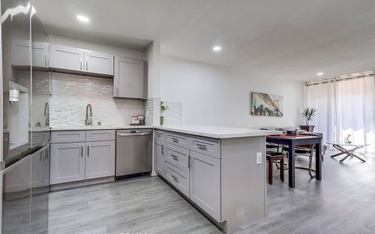 Condo for Sale in Los Angeles, CA 90020 – 1 Bedroom, 1 Bath – $409000