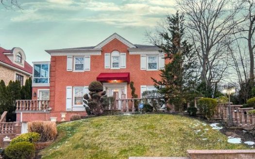 4-Bedroom Single Family Home for Rent in Jamaica, NY 11432 – $6000/mo | 4 Baths | Updated 2025