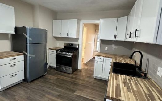 3-Bedroom Townhouse for Rent in Syracuse, NY 13204 – $1900/mo | 1 Baths | Updated 2025