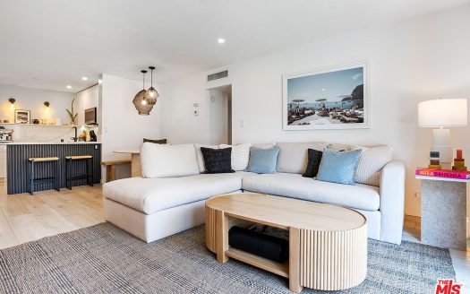 Condo for Sale in Los Angeles, CA 90049 – 1 Bedroom, 1 Bath – $625000