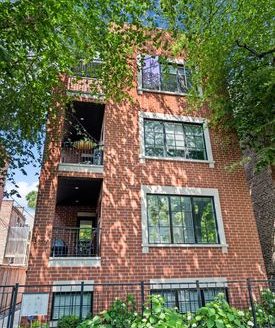 3-Bedroom Apartment  for Rent in Chicago, IL 60613 – $4800/mo | 3 Baths | Updated 2025