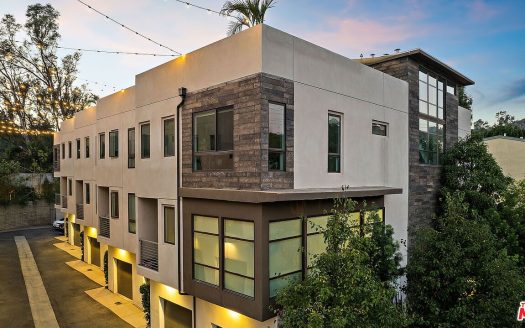 Townhouse for Sale in Los Angeles, CA 90068 – 3 Bedrooms, 4 Baths – $1297000