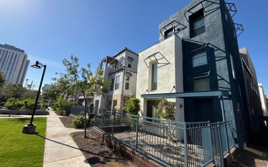 2-Bedroom Townhouse for Rent in Phoenix, AZ 85004 – $2695/mo | 3 Baths | Updated 2025