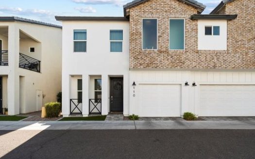 3-Bedroom Townhouse for Rent in Phoenix, AZ 85018 – $3000/mo | 3 Baths | Updated 2025