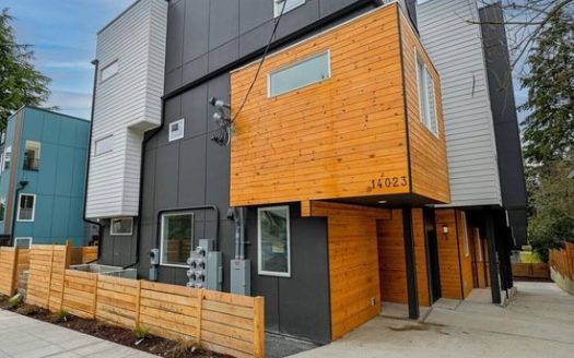 4-Bedroom Single Family Home for Rent in Seattle, WA 98133 – $3195/mo | 1 Baths | Updated 2025