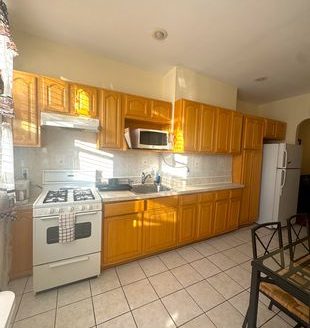 2-Bedroom Apartment for Rent in Ridgewood, NY 11385 – $3100/mo | 1 Baths | Updated 2025