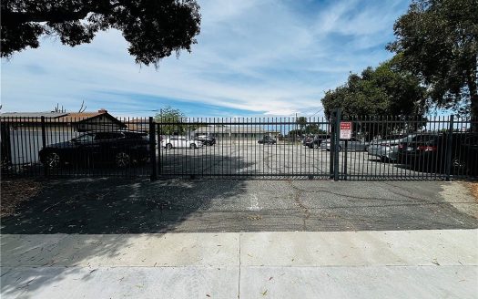 Lot for Sale in Wilmington, CA 90744 – 1 Bedroom, 1 Bath – $299000