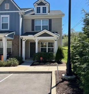 2-Bedroom Townhouse  for Rent in Nashville, TN 37209 – $2240/mo | 3 Baths | Updated 2025