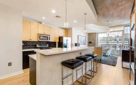 Condo for Sale in Nashville, TN 37201 – 1 Bedroom, 1 Bath – $595000