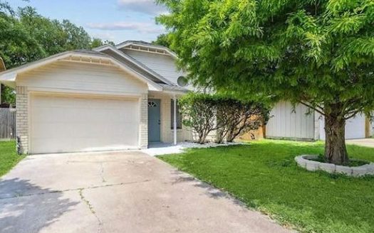 3-Bedroom Single Family Home for Rent in Houston, TX 77014 – $1599/mo | 2 Baths | Updated 2025