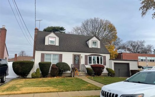 1-Bedroom Single Family Home for Rent in Franklin Square, NY 11010 – $2100/mo | 1 Baths | Updated 2025