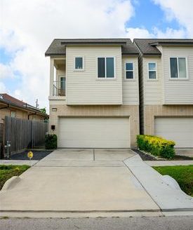 3-Bedroom Townhouse  for Rent in Houston, TX 77020 – $3100/mo | 3 Baths | Updated 2025