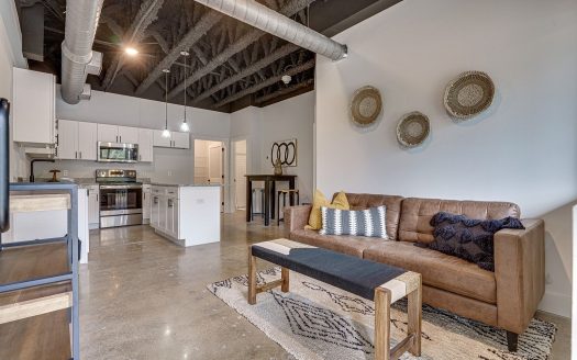 Condo for Sale in Nashville, TN 37217 – 1 Bedroom, 1 Bath – $260000