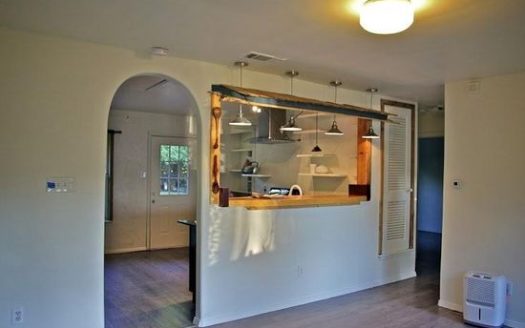 3-Bedroom Single Family Home for Rent in Austin, TX 78741 – $2100/mo | 2 Baths | Updated 2025