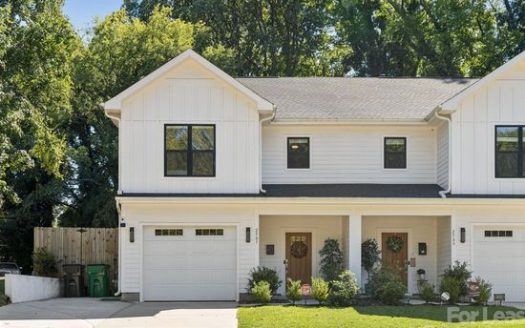 3-Bedroom Townhouse  for Rent in Charlotte, NC 28208 – $2950/mo | 3 Baths | Updated 2025