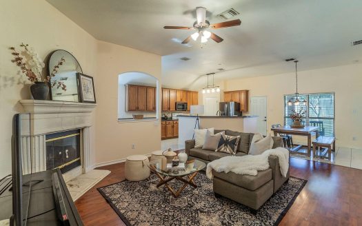 Single Family Home for Sale in Fort Worth, TX 76244 – 3 Bedrooms, 2 Baths – $310000