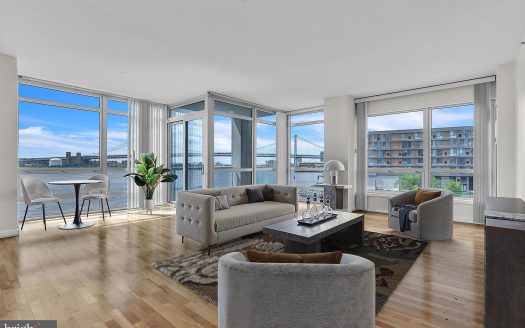 Condo for Sale in Philadelphia, PA 19123 – 2 Bedrooms, 3 Baths – $605000